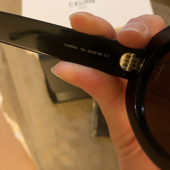 CELINE Excellent condition!!
Triomphe Oval Sunglasses, 52mm. - Picture 4 of 8